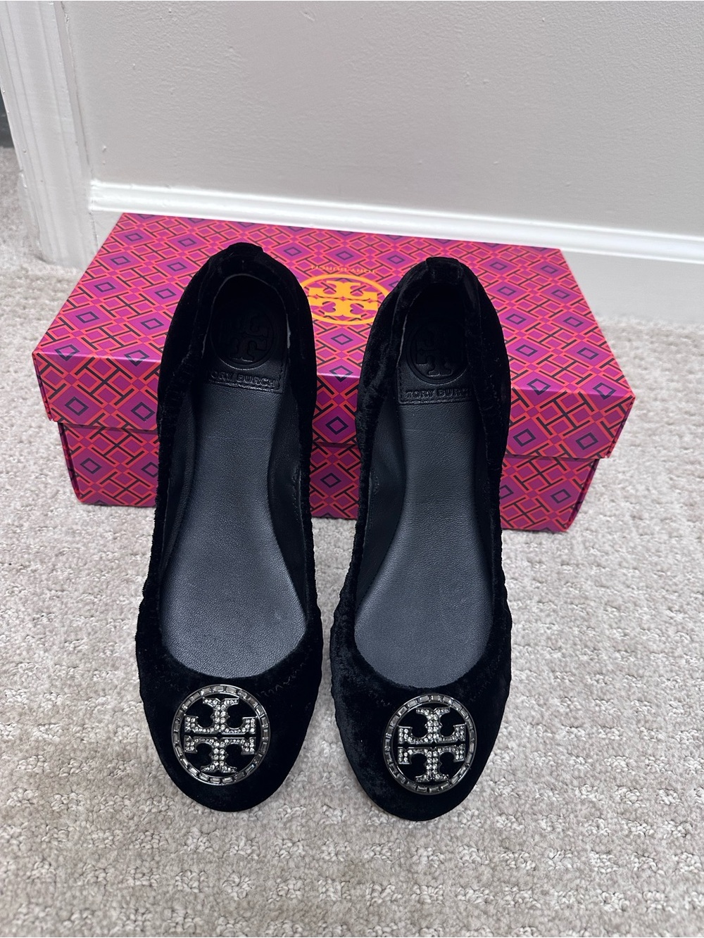 NWT Tory Burch Black Velvet Logo Ballet Flats